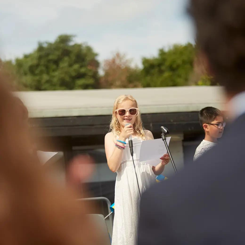 SSL_MS_Ceremony_Girl Stage