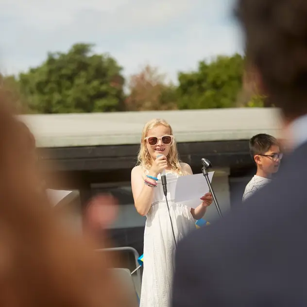 SSL_MS_Ceremony_Girl Stage